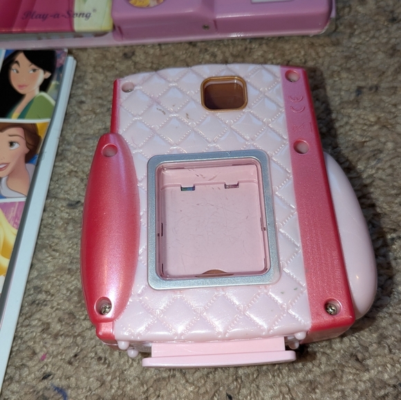 Set of Princess items, Piano book, Camera, activity book. - Picture 6 of 12